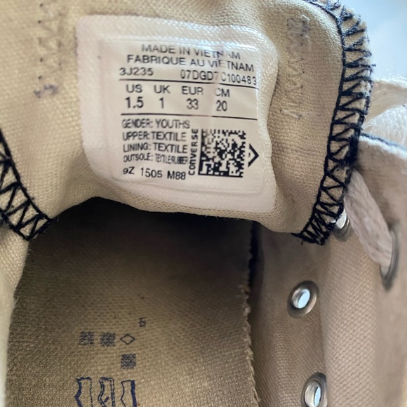 Kids Chuck Taylor Converse - Picture 2 of 4